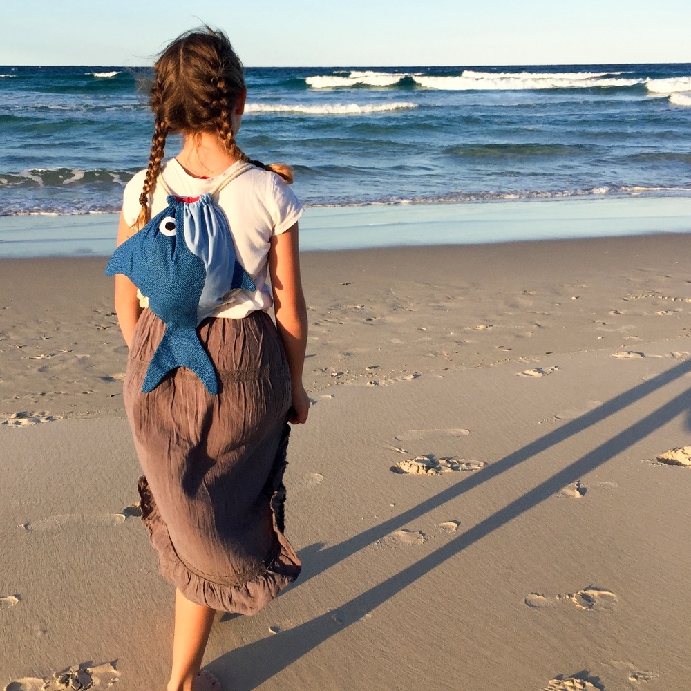 Cotton Drawstring Fish Backpack - Picture 3 of 3